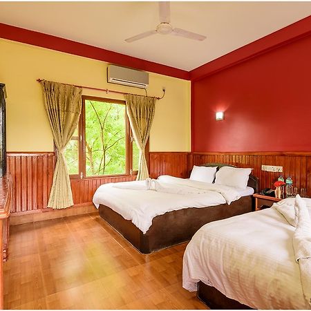 Hotel Nature Heritage Chitwan Luaran gambar
