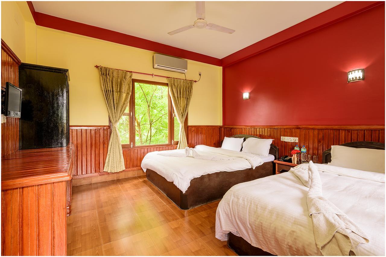 Hotel Nature Heritage Chitwan Luaran gambar